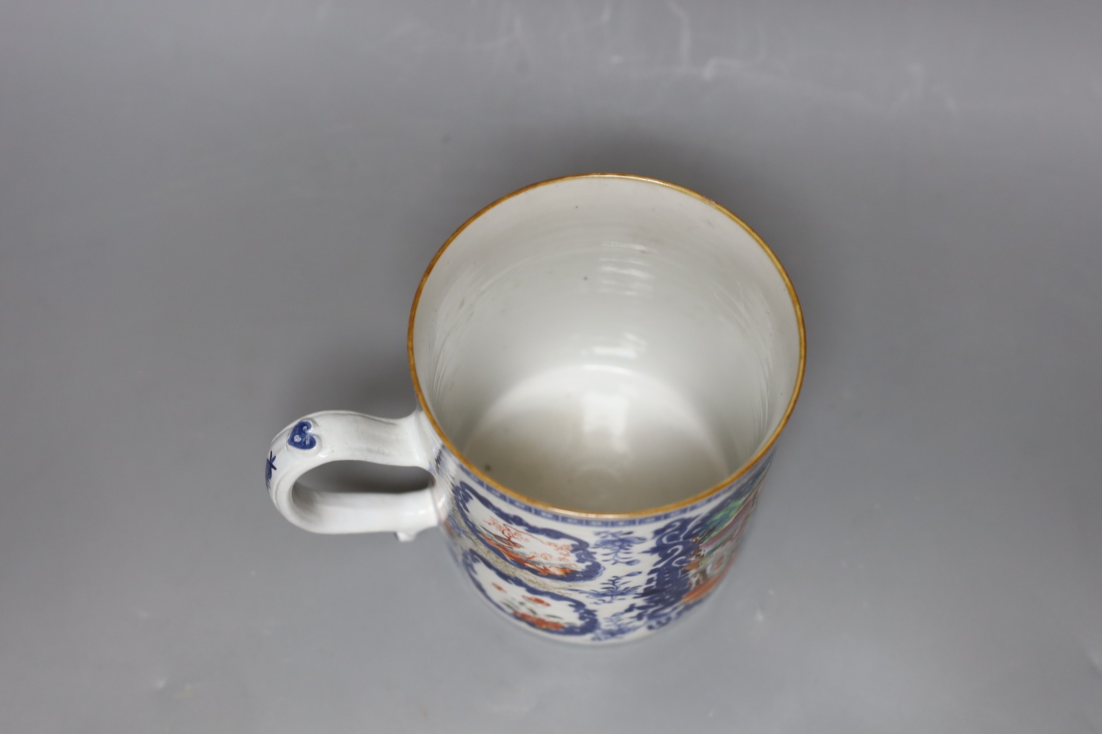 A Chinese export famille rose tankard, Qianlong period, 14cms high
